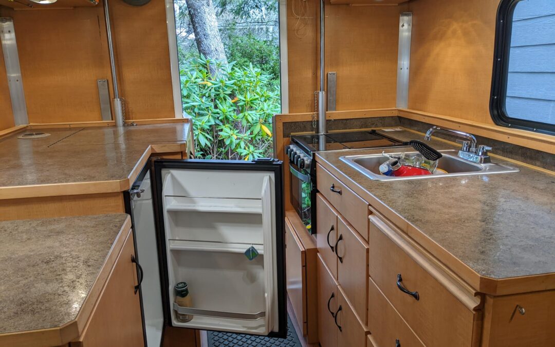 2019 10FT Alaskan Camper